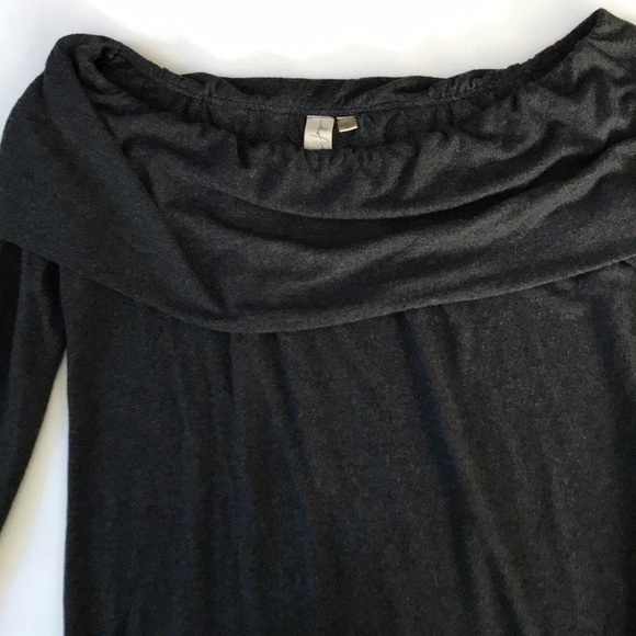 Evereve Off the Shoulder Grey Sweater - Picture 3 of 5